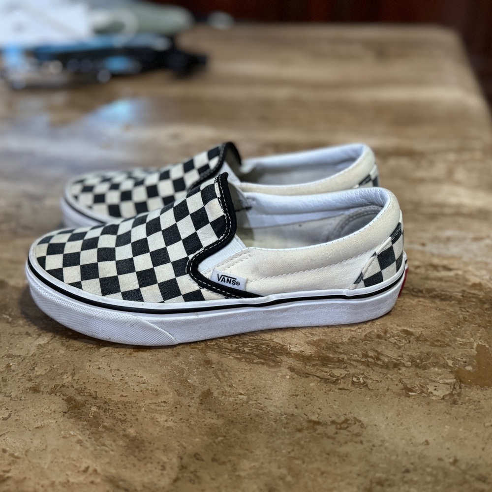 Vans - Picture 2 of 6